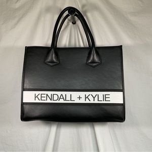 NWOT Kendall & Kylie Hangbag Purse Boho Sporty Large Over the Shoulder School